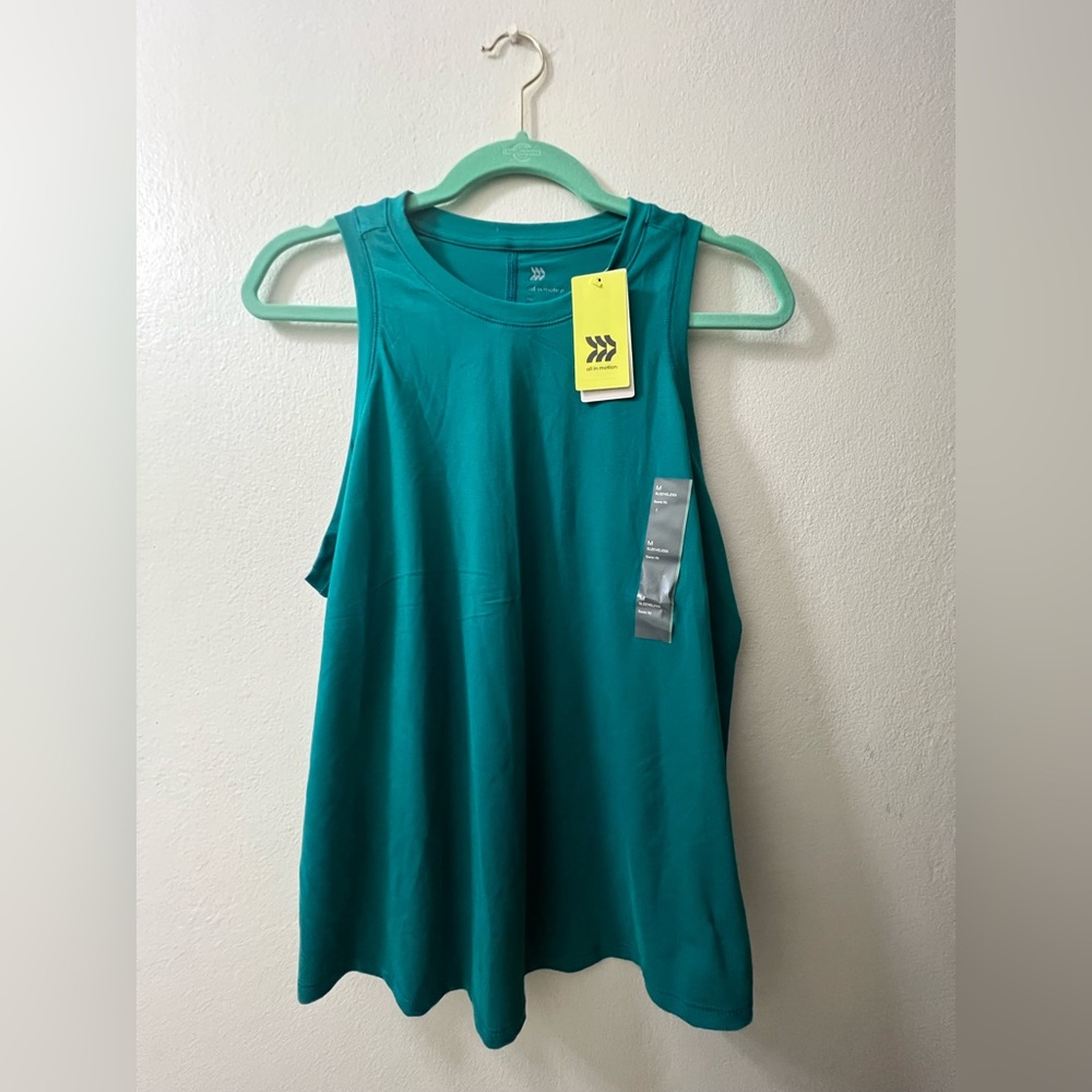 NWT SLEEVELESS SLIM SHIRT
